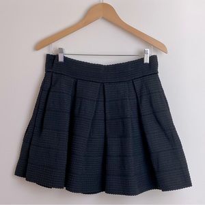 ACTIVE USA Pleated Skirt Black LARGE